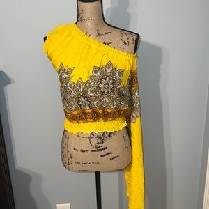 Yellow printed top size small
